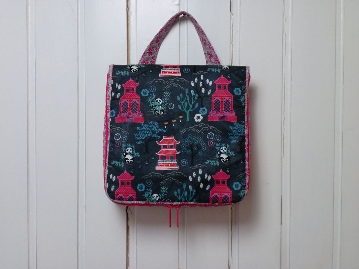 Lewis & Irene Ltd.-Lewis & Irene Minshan Panda Temple On Dark Grey_36-A116-3_