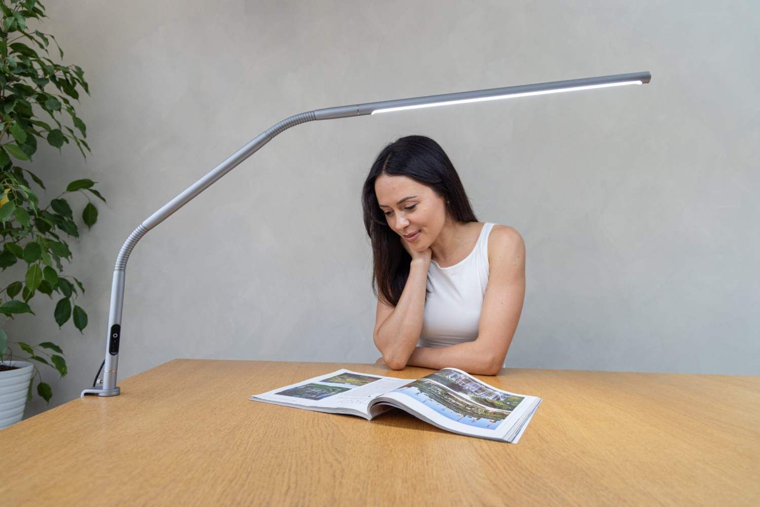 The Daylight Company-Daylight Slimline 4, LED Tischleuchte 13,6 W_15-E35209_