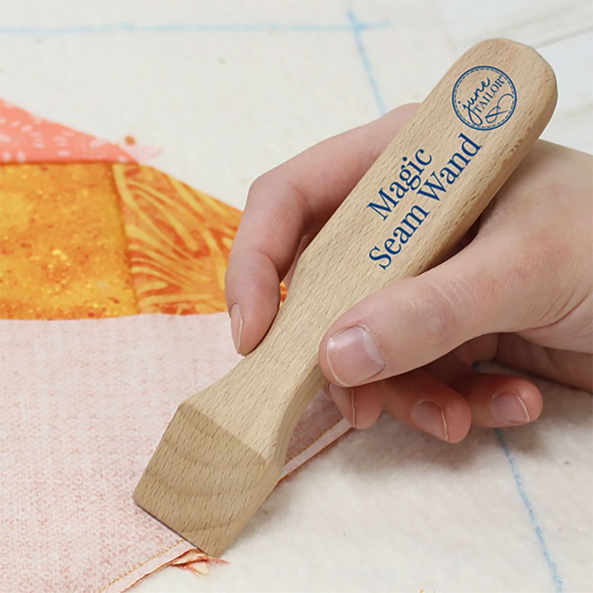 June Tailor Magic Seam Wand Bügel- und Saumhilfe aus Holz June Tailor Magic Seam Wand Bügel- und Saumhilfe aus Holz