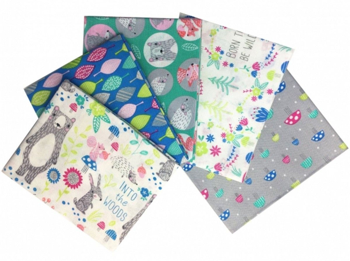 Craft Cotton Stoffpaket Into The Woods White, 100% CO*** enthält 5 Stücke á  ca. 45 x 55 cm (18 x 22 inch)