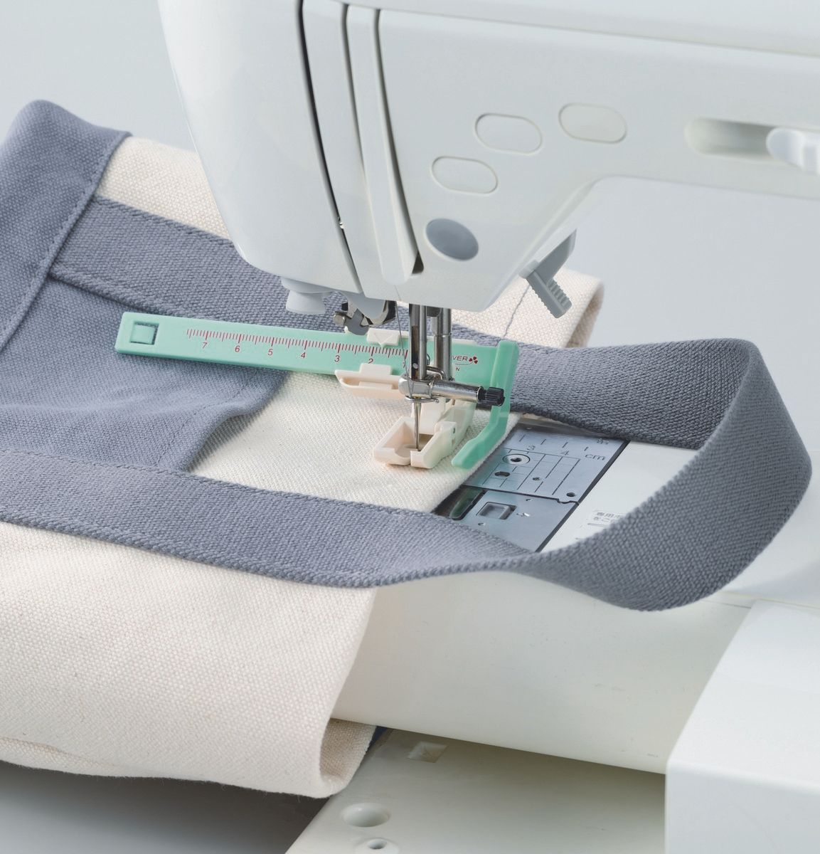 Clover MFG Co.Ltd.-Clover Verschiebbarer Nähführungsfuß VE3_24-7709_