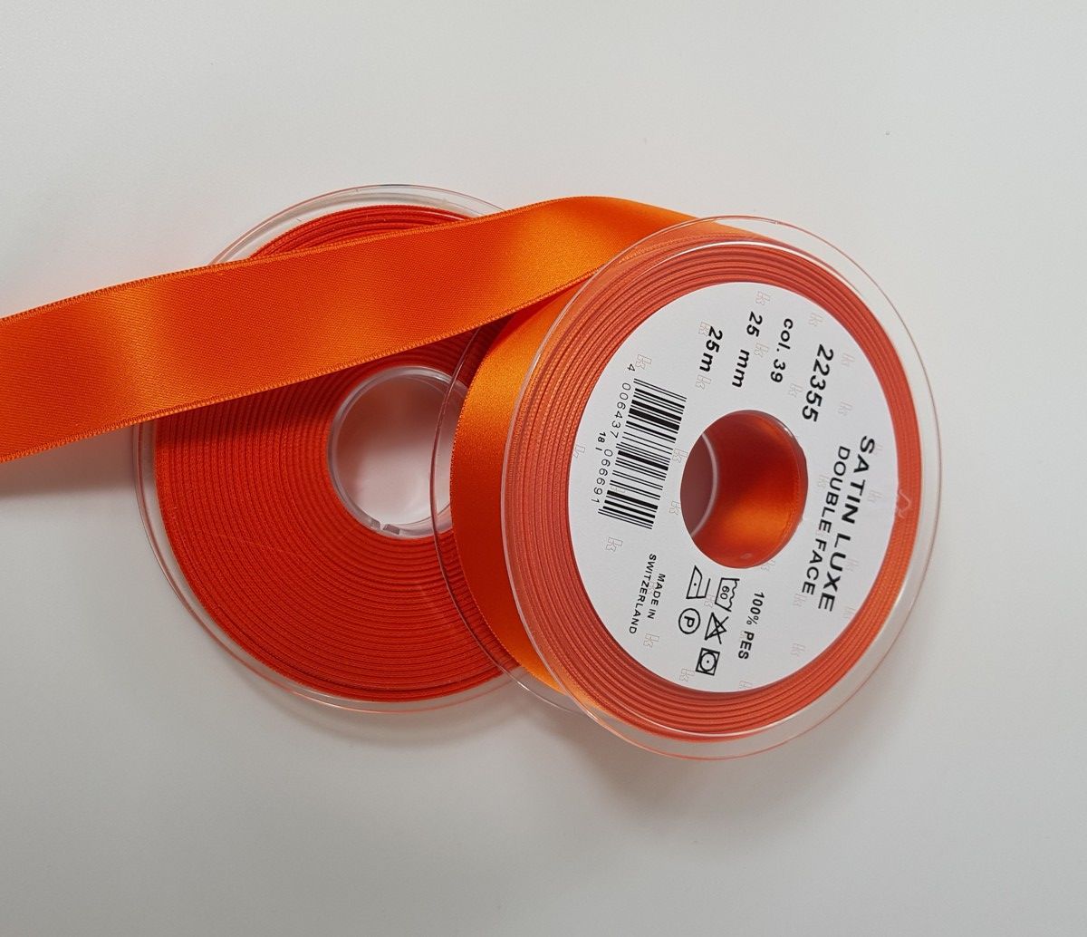 Satin ribbon Double Face; col. 401 blanc 100 % PES Satin ribbon Double Face; col. 401 blanc 100 % PES