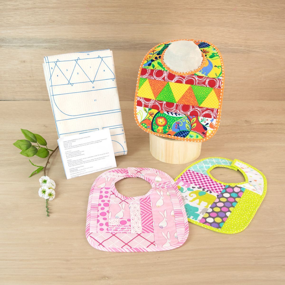 June Tailor Baby Lätzchen 3er Pack Nähset, fertige Größen ca. 23 x 30,5 cm June Tailor Baby Lätzchen 3er Pack Nähset, fertige Größen ca. 23 x 30,5 cm